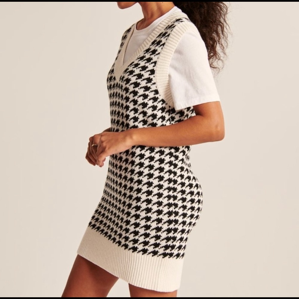 NWT A&F Sweater Vest Mini Dress in Black & White Houndstooth / Size Medium Tall